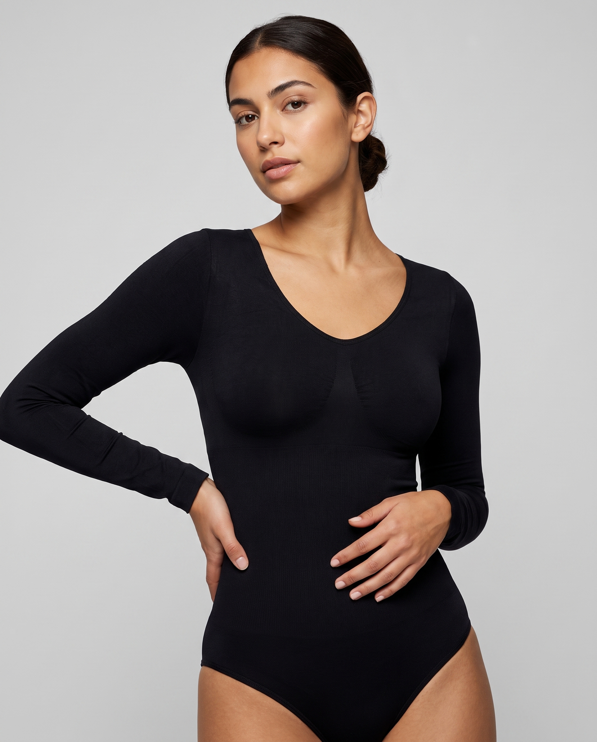 Body Gainant Rehaussant Hanches Almond - Noir - Gros plan taille