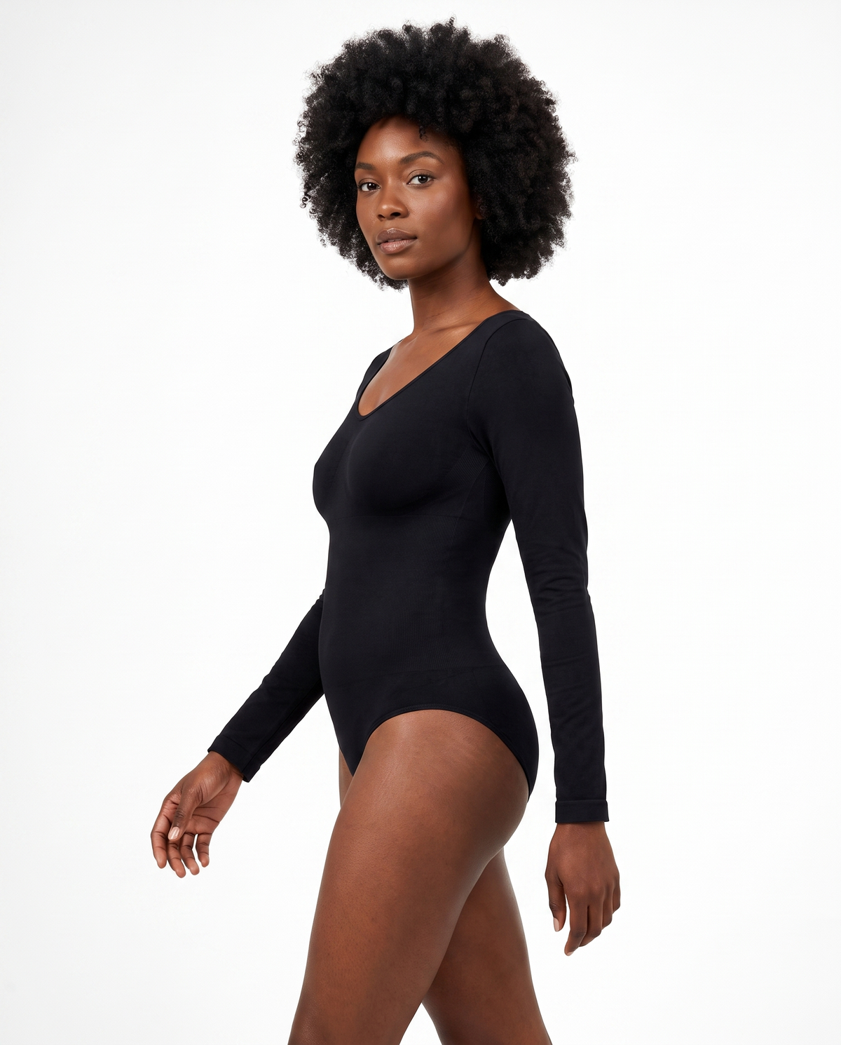 Body Gainant Rehaussant Hanches Almond - Noir - En mouvement